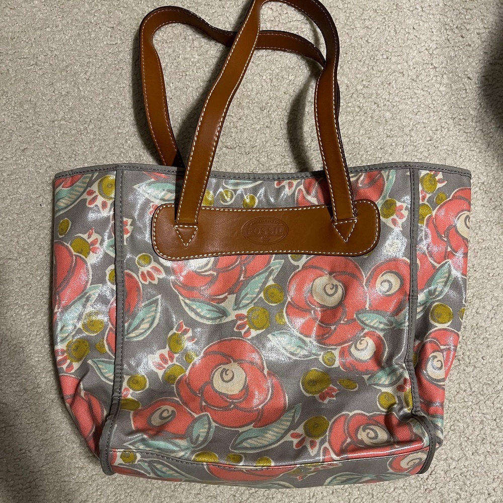 Fossil grey floral coated tote